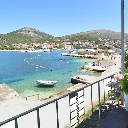 On The Beach, Zoranka Apartment Seget Vranjica